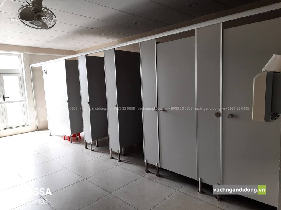 vách ngăn vệ sinh